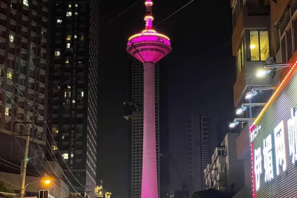 彩电塔夜市2026门票价格、游玩攻略