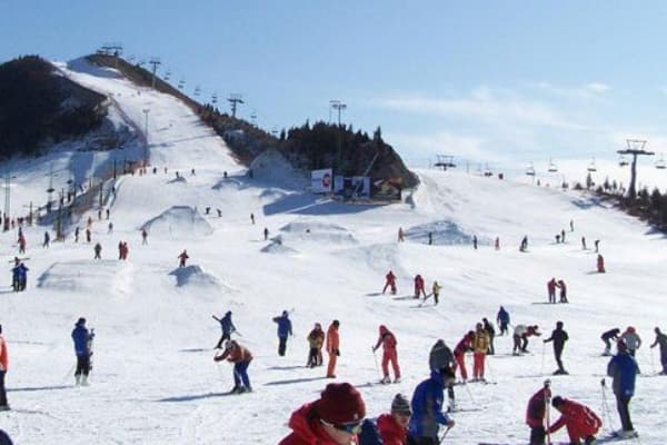 大别山滑雪乐园2026门票价格、游玩攻略